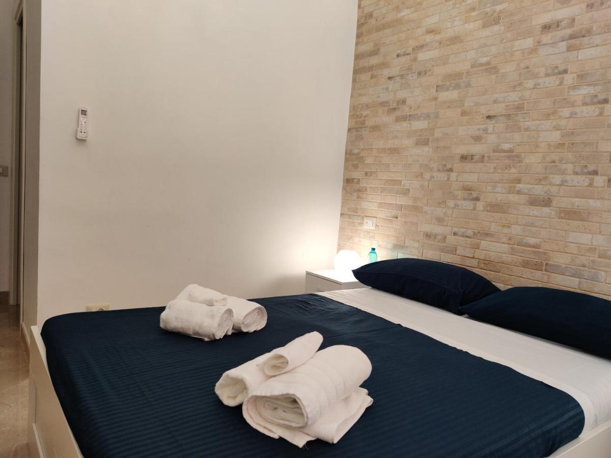 Domus Enea - Colosseo Termini Rzym Zewnętrze zdjęcie